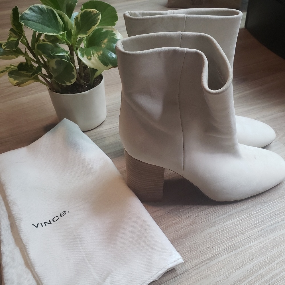 Vince. Suede Booties